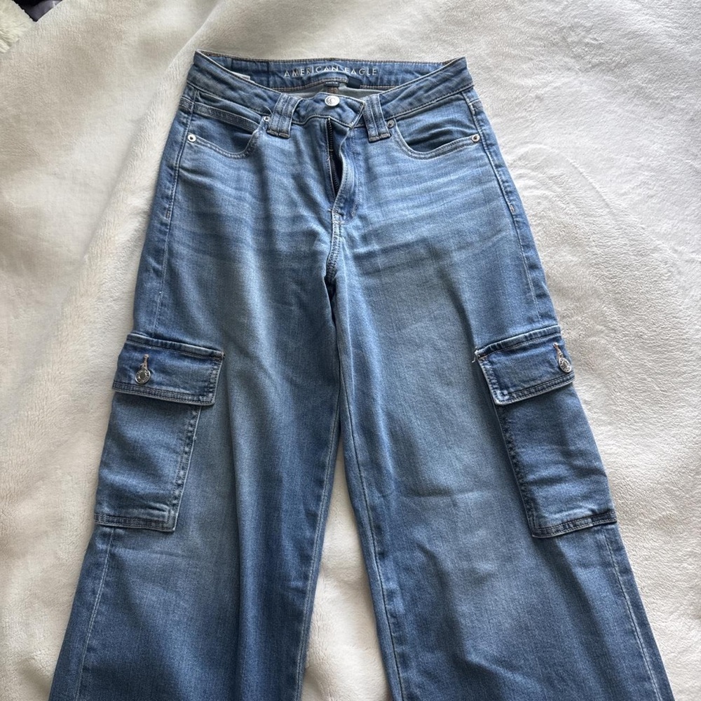 American Eagle Outfitters Light Blue Wide-Leg Cargo Jeans